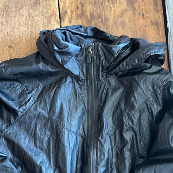 Lululemon Wind breaker running Jacket Lululemon X Barry’s Bootcamp Jacket - Picture 5 of 9